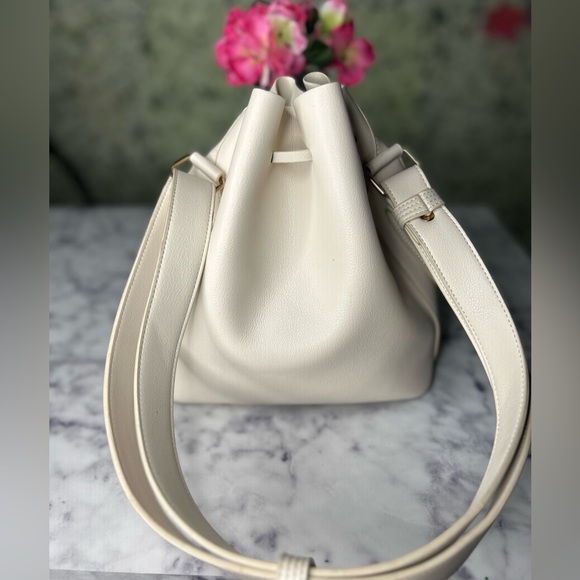 Forever 21 Cream Bucket Crossbody Bag - Picture 10 of 10
